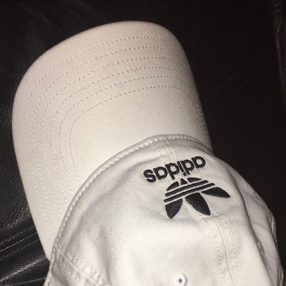 White Adidas hat - Picture 2 of 3